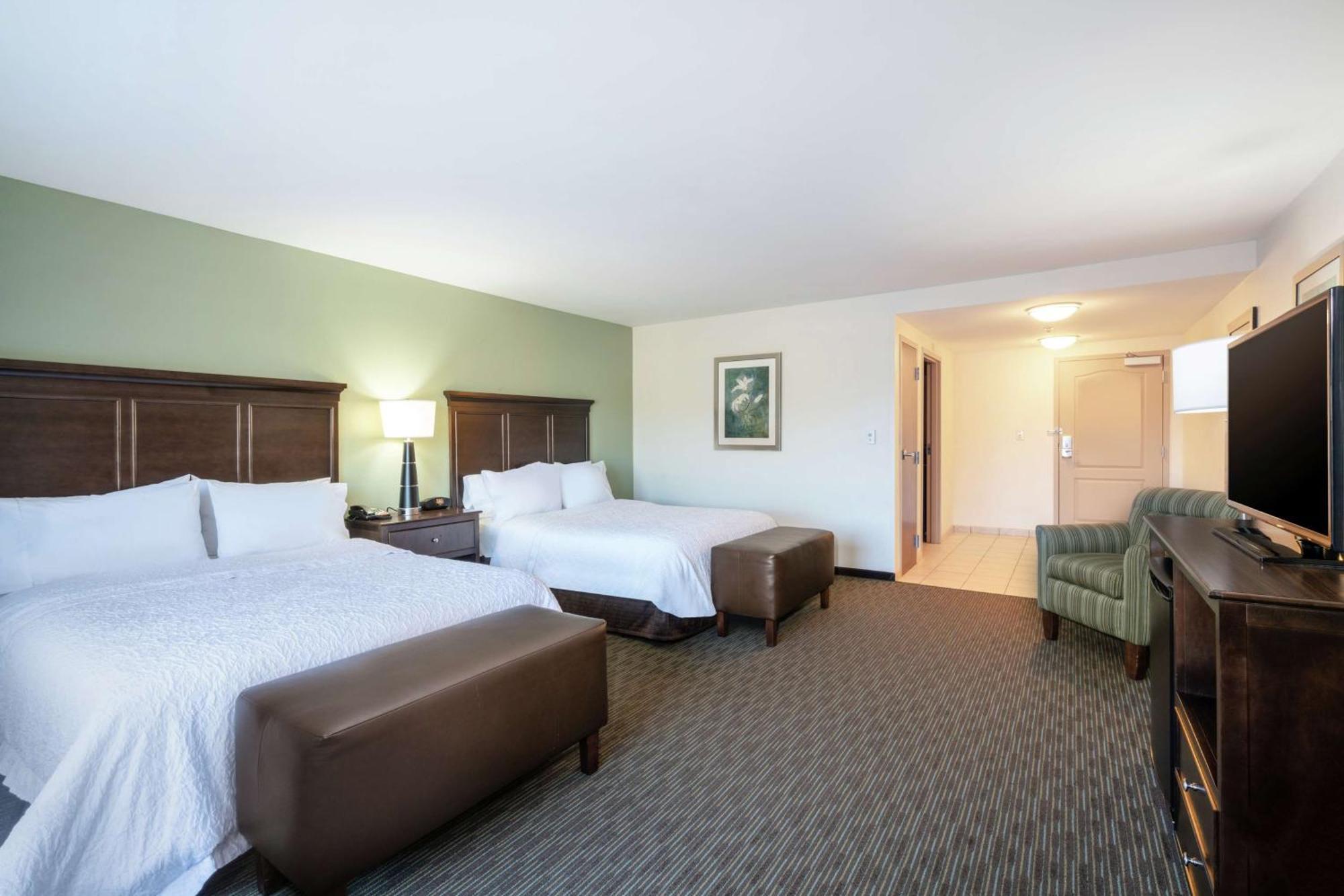 Hampton Inn University Area, Huntington, Wv Экстерьер фото